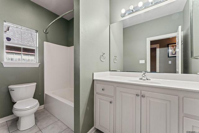 5526 Ducros Dr, Baton Rouge, LA 70820