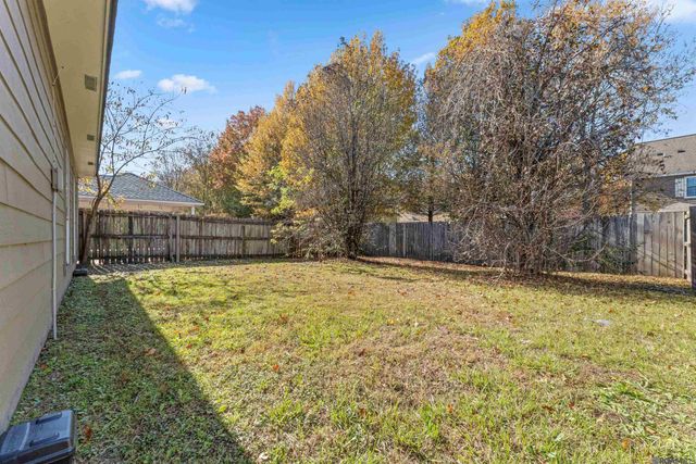 5526 Ducros Dr, Baton Rouge, LA 70820