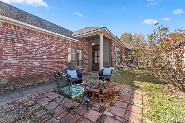 5526 Ducros Dr, Baton Rouge, LA 70820