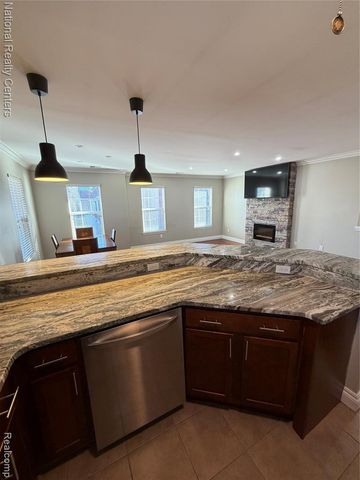 8455 Williamstown Drive, Shelby Twp, MI 48316