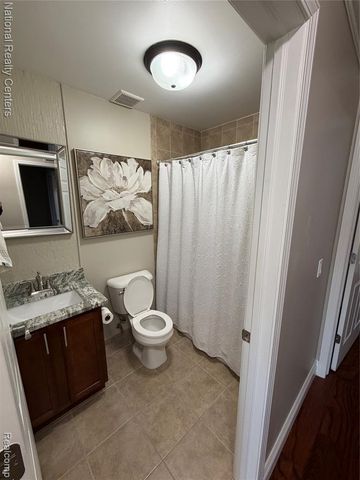 8455 Williamstown Drive, Shelby Twp, MI 48316