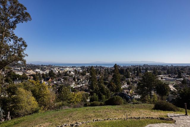 535 Highland Avenue, Santa Cruz, CA 95060
