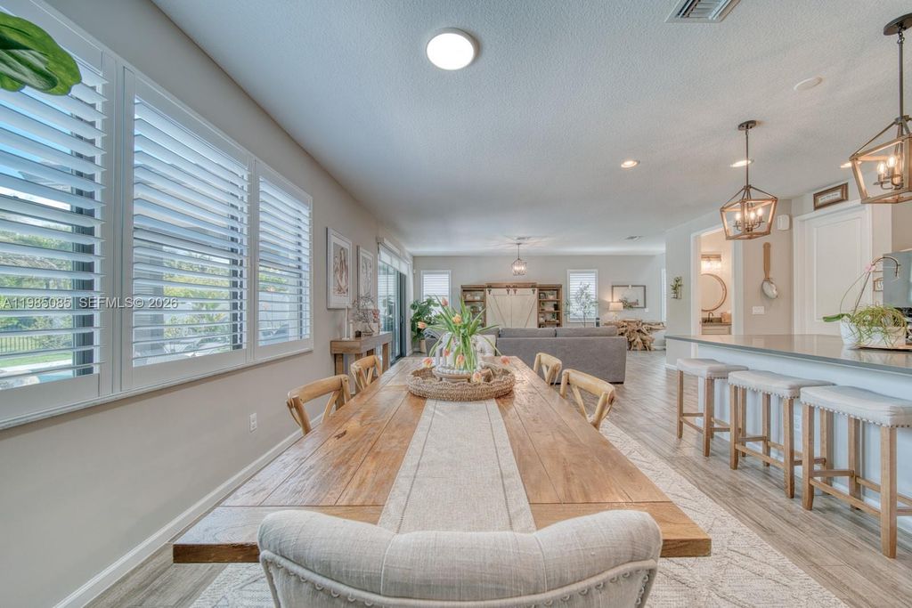 Image 17 of property listing at 6114 Yerba Buena Ct, Lake Worth, FL 33467