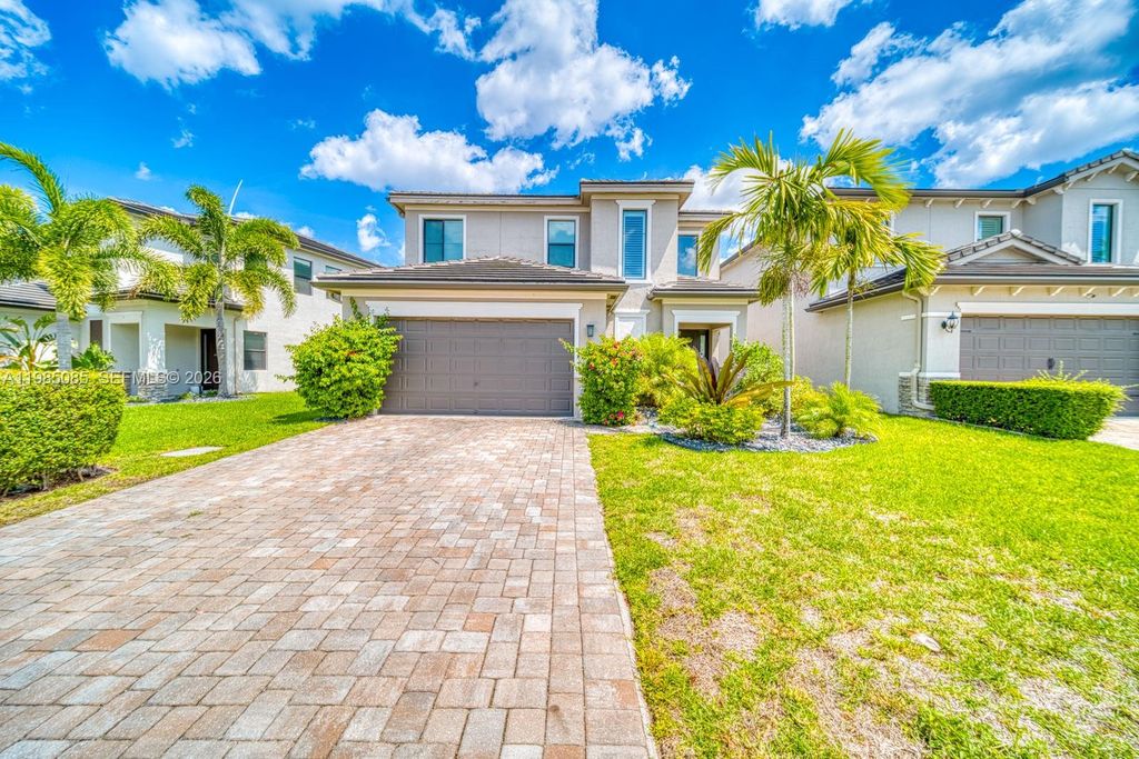Image 2 of property listing at 6114 Yerba Buena Ct, Lake Worth, FL 33467