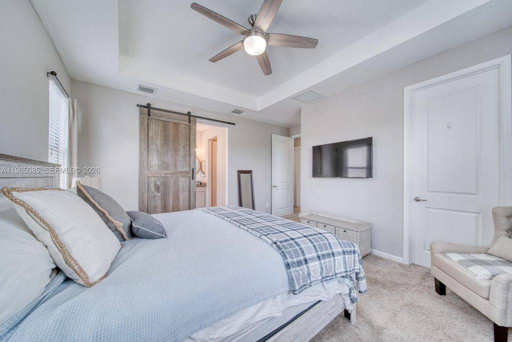 Image 20 of property listing at 6114 Yerba Buena Ct, Lake Worth, FL 33467