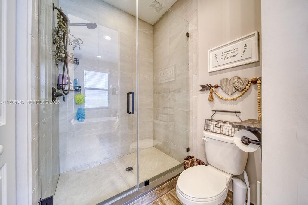 Image 26 of property listing at 6114 Yerba Buena Ct, Lake Worth, FL 33467