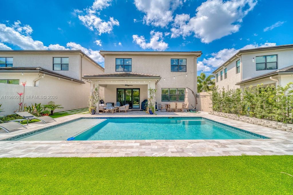 Image 38 of property listing at 6114 Yerba Buena Ct, Lake Worth, FL 33467