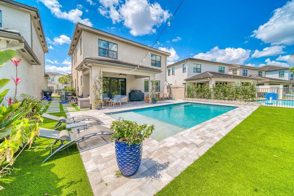 Image 39 of property listing at 6114 Yerba Buena Ct, Lake Worth, FL 33467