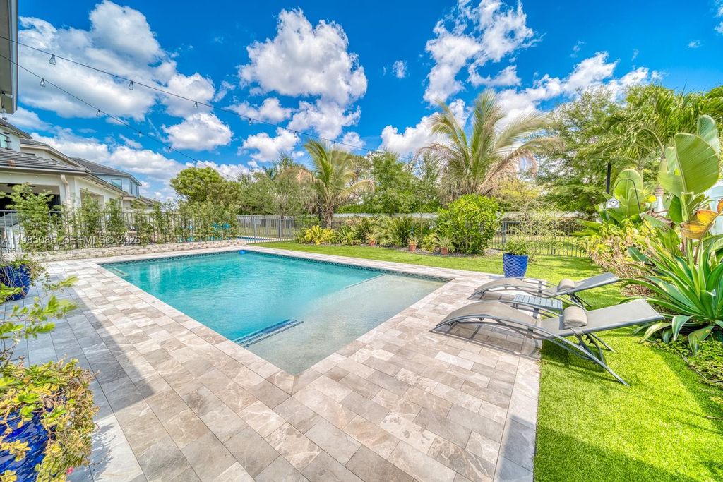 Image 40 of property listing at 6114 Yerba Buena Ct, Lake Worth, FL 33467