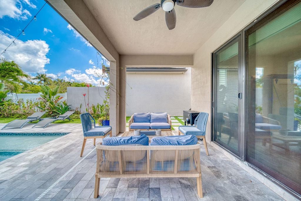 Image 41 of property listing at 6114 Yerba Buena Ct, Lake Worth, FL 33467