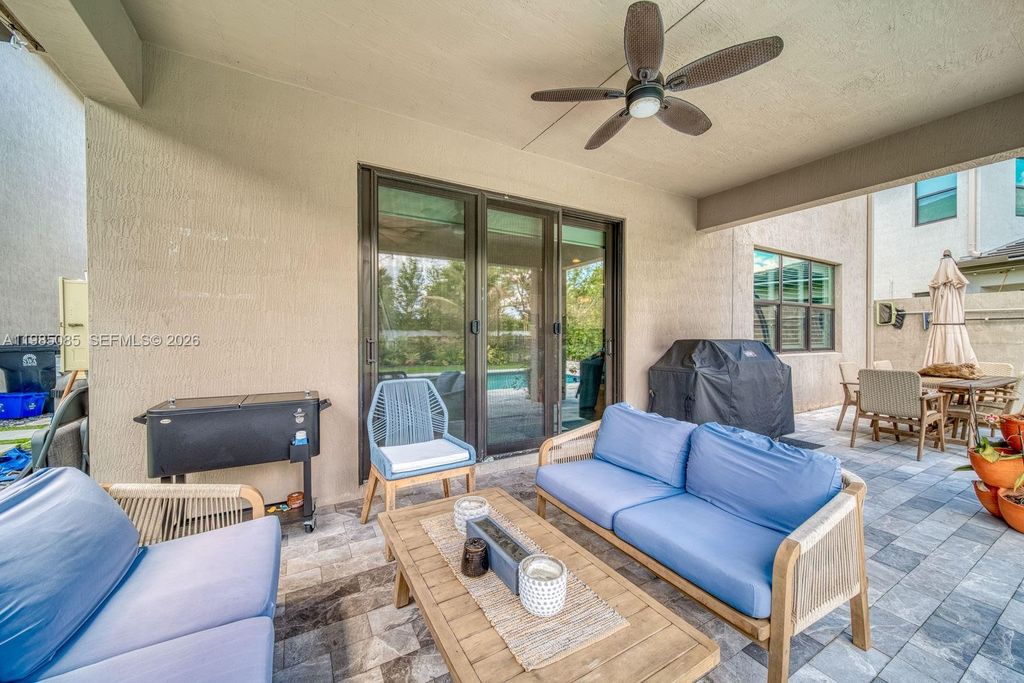 Image 42 of property listing at 6114 Yerba Buena Ct, Lake Worth, FL 33467