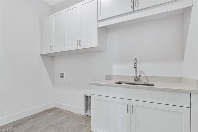 8718 Driftwood DR, Naples, FL 34114