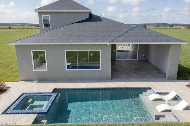 8718 Driftwood DR, Naples, FL 34114