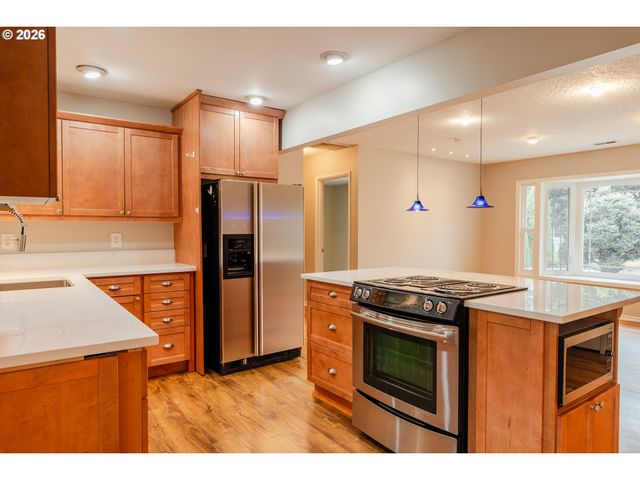 8612 Ne CLACKAMAS St, Portland, OR 97220