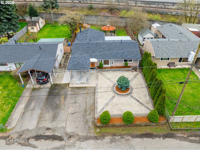 8612 Ne CLACKAMAS St, Portland, OR 97220