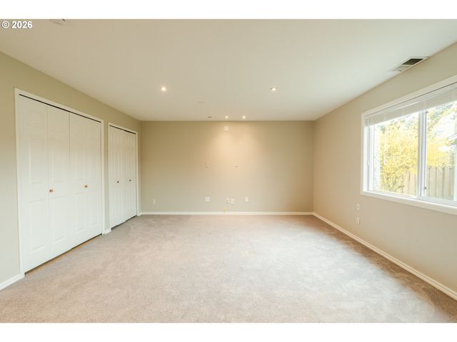 8612 Ne CLACKAMAS St, Portland, OR 97220