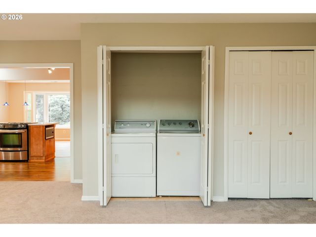 8612 Ne CLACKAMAS St, Portland, OR 97220