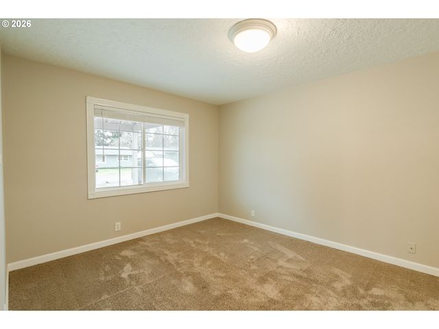 8612 Ne CLACKAMAS St, Portland, OR 97220