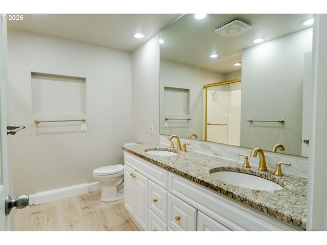 8612 Ne CLACKAMAS St, Portland, OR 97220