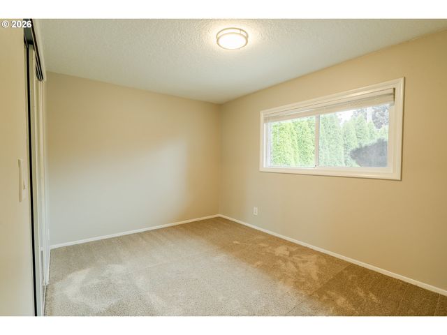 8612 Ne CLACKAMAS St, Portland, OR 97220