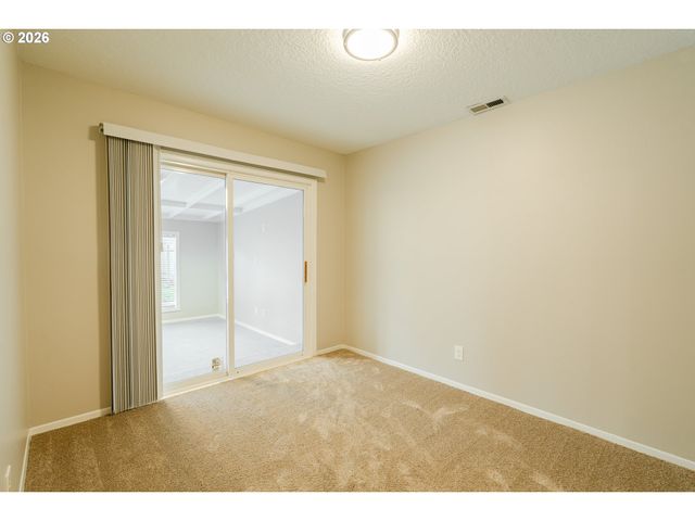 8612 Ne CLACKAMAS St, Portland, OR 97220