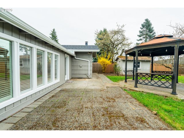 8612 Ne CLACKAMAS St, Portland, OR 97220