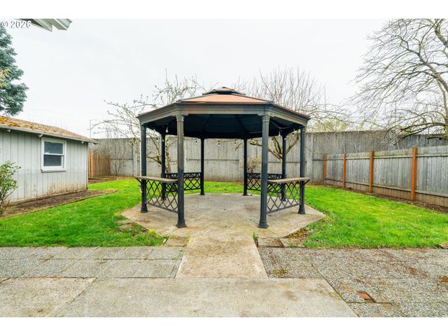 8612 Ne CLACKAMAS St, Portland, OR 97220