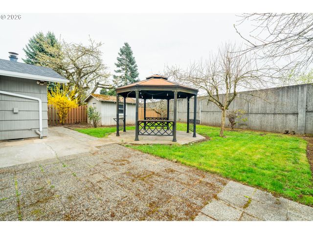 8612 Ne CLACKAMAS St, Portland, OR 97220