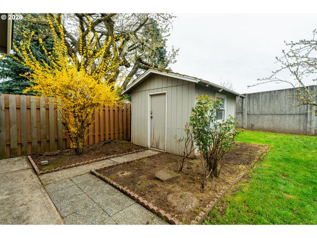 8612 Ne CLACKAMAS St, Portland, OR 97220