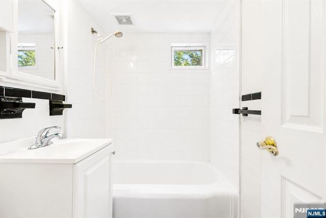 1-10 Lambert Road, Fair Lawn, NJ 07410