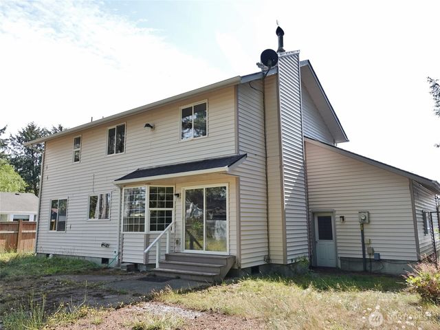 492 Quinault Avenue SE, Ocean Shores, WA 98569