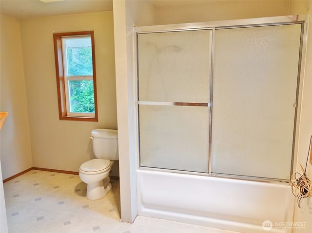 492 Quinault Avenue SE, Ocean Shores, WA 98569