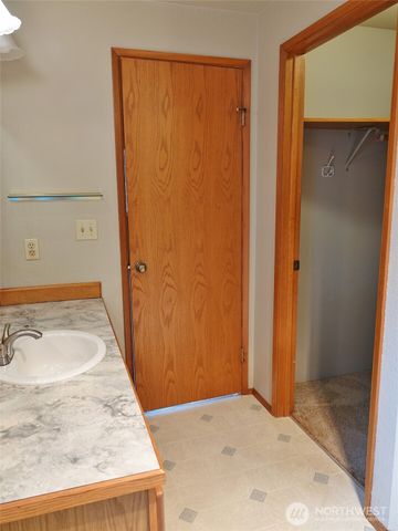 492 Quinault Avenue SE, Ocean Shores, WA 98569