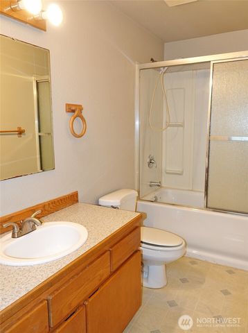 492 Quinault Avenue SE, Ocean Shores, WA 98569