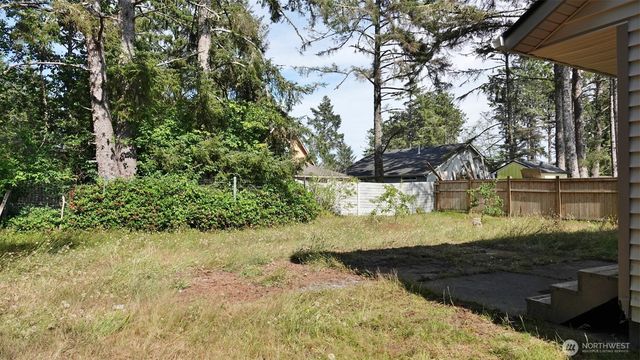492 Quinault Avenue SE, Ocean Shores, WA 98569