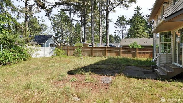 492 Quinault Avenue SE, Ocean Shores, WA 98569