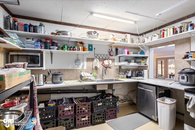 8560 W Hollywood Road, Wasilla, AK 99623
