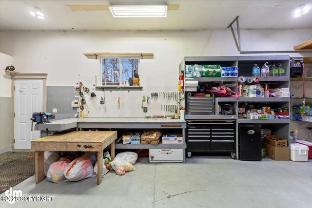 8560 W Hollywood Road, Wasilla, AK 99623