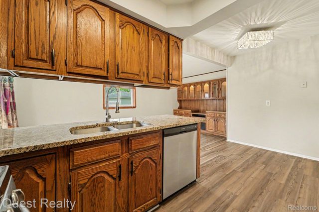 2536 Dundee Drive, Warren, MI 48092