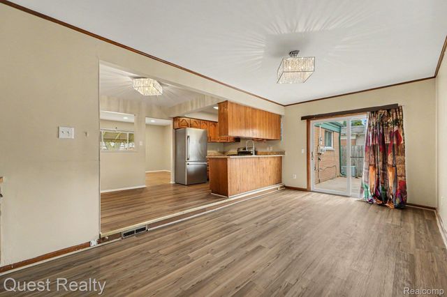 2536 Dundee Drive, Warren, MI 48092