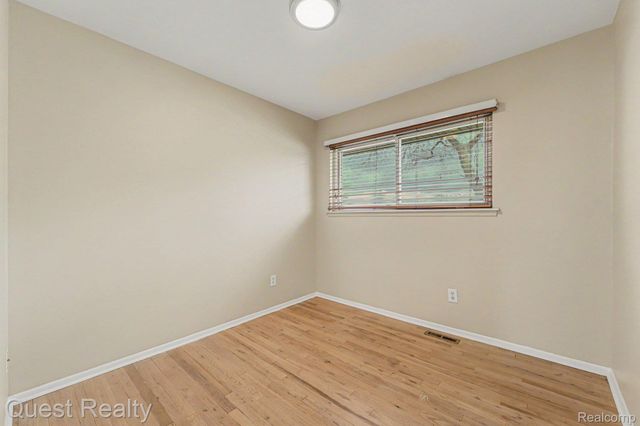 2536 Dundee Drive, Warren, MI 48092