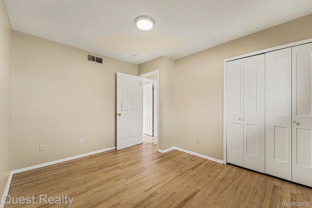 2536 Dundee Drive, Warren, MI 48092