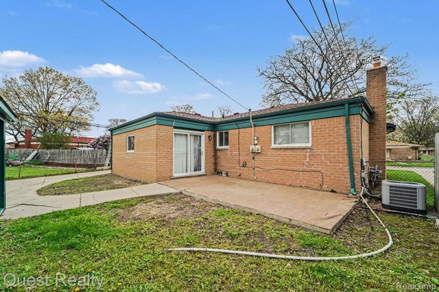 2536 Dundee Drive, Warren, MI 48092
