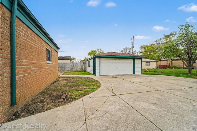 2536 Dundee Drive, Warren, MI 48092