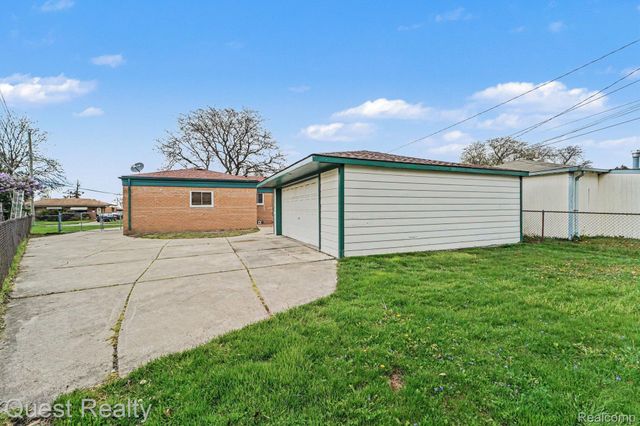 2536 Dundee Drive, Warren, MI 48092