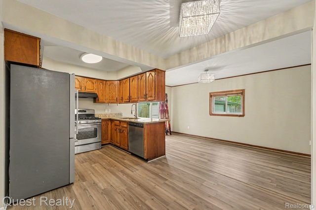 2536 Dundee Drive, Warren, MI 48092
