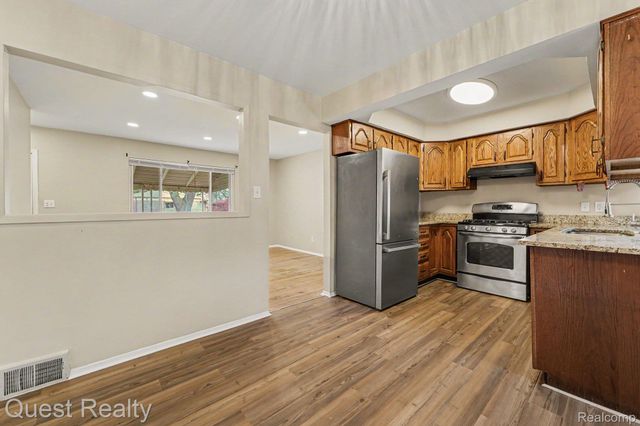 2536 Dundee Drive, Warren, MI 48092