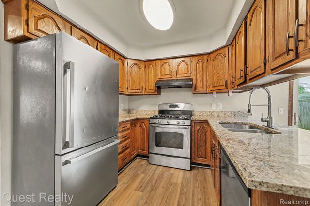2536 Dundee Drive, Warren, MI 48092