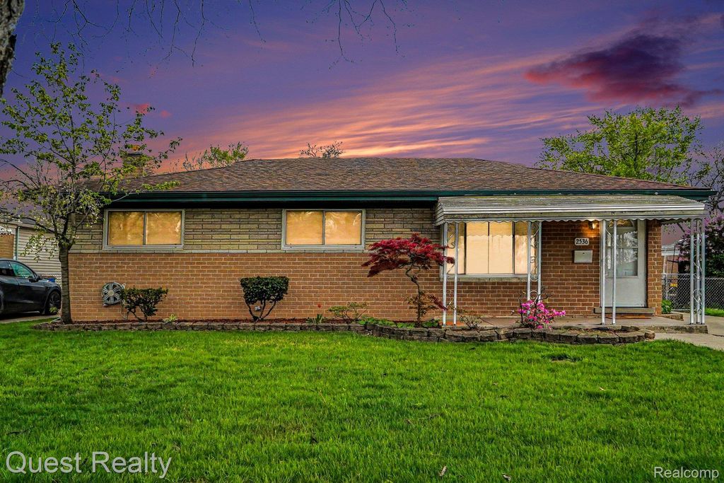 2536 Dundee Drive, Warren, MI 48092