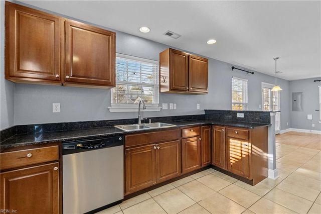 8021 E Glen RD, Norfolk, VA 23505